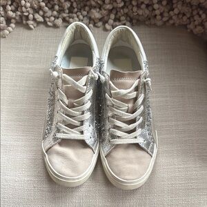 Dolce Vita Sneakers in Beige and Glittery Silver